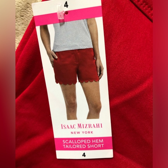 Isaac Mizrahi New York Scalloped Hem Tailored Short 5” inseam. Size 4. Lipstick. - Picture 2 of 8